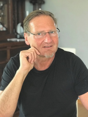 Dr. Ulrich Schrder